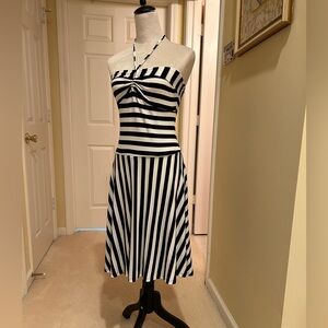 Newport News dress size medium NWOT